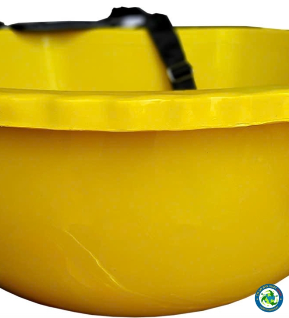  THAU NHỰA RẢI PHÂN BÓN NÔNG NGHIỆP